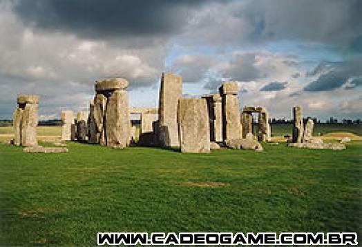 http://upload.wikimedia.org/wikipedia/commons/thumb/d/da/Stonehenge_back_wide.jpg/250px-Stonehenge_back_wide.jpg